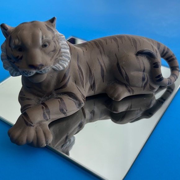 Vintage Shiwan Hand Painted Porcelain Figurine Statue Artistic Ceramic Factory - Picture 11 of 14